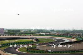 Max Verstappen (NLD) Red Bull Racing RB20 leads at the start of the race. 21.04.2024. Formula 1 World Championship, Rd 5, Chinese Grand Prix, Shanghai, China, Race Day.