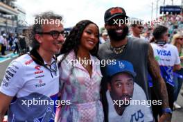 Laurent Mekies (FRA) RB Technical Director with VIP guests on the grid. 05.05.2024. Formula 1 World Championship, Rd 6, Miami Grand Prix, Miami, Florida, USA, Race Day.