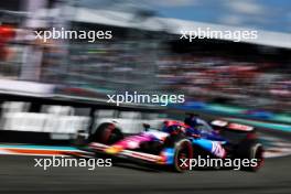 Daniel Ricciardo (AUS) RB VCARB 01. 05.05.2024. Formula 1 World Championship, Rd 6, Miami Grand Prix, Miami, Florida, USA, Race Day.