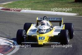 Rene Arnoux (FRA) Renault RE20 Equipe Renault
