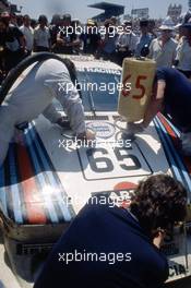 Michele Alboreto (ITA) Eddie Cheever (USA) Carlo Facetti (ITA) Lancia Beta Montecarlo Turbo Gr5 Martini Racing during a pitstop