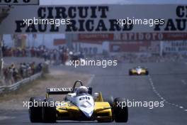 Rene Arnoux (FRA) Renault RE 30B 1st position