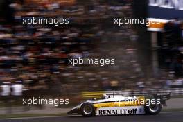 Alain Prost (FRA) Renault RE 30B