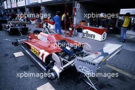 Ferrari 126 C2 engine and chassis