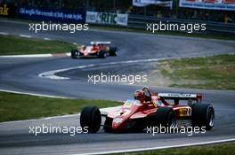 Formula One World Championship 1982 GP F1 Imola (I) Gilles Villeneuve (CND) Leads Didier Peroni (Fra) Ferrari F2007 126C Scuderia Ferrari Spa SEFAC
