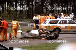 Formula One World Championship 1982 GP F1 Zolder (b) The car of Gilles Villeneuve (CND) Ferrari 126C2 after the crash
