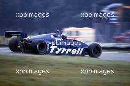 Brian Henton (GBR) Tyrrell 011 Ford Cosworth