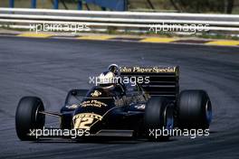 Nigel Mansell (GBR) Lotus 94T Renault