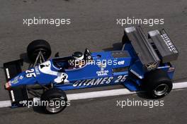 Jean Pierre Jarier (FRA) Ligier JS 21 Ford Cosworth