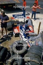 Derek Warwick (GBR) Toleman TG 183B Hart after thecrash