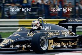 Nigel Mansell (GBR) Lotus 94T Renault