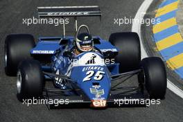 Jean Pierre Jarier (FRA) Ligier JS21 Ford Cosworth