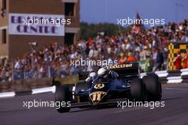 Elio de Angelis (ITA) Lotus 94T Renault