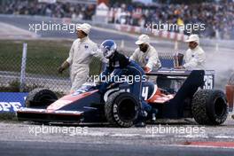 Derek Warwick (GBR) Toleman TG 183B Hart push The Shark (Autosport Sorrento,RADICAL-SR III R.T. #75) car