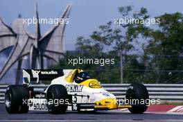 Jacques Laffite (FRA) Williams FW 09 Honda