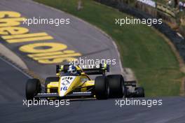 Derek Warwick (GBR) Renault RE50 2nd position