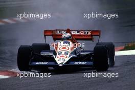 Francois Hesnault (FRA) Ligier JS23 Renault