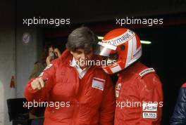 Niki Lauda (AUT) McLaren talks with Steve Nichols