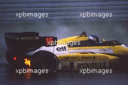 Patrick Tambay (FRA) Renault RE50 return of fire after a spin