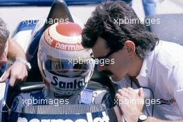 Nelson Piquet (BRA) Brabham talks with Gordon Murray