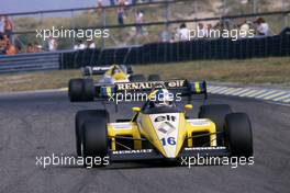 Derek Warwick (GBR) Renault RE50