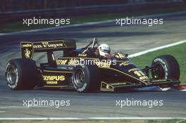 Elio de Angelis (FRA) Lotus 97T Renault