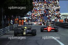 Fia Formula One World Championship 1985, GP F1 Mpntecarlo, Ayrton Senna (Bra) Lotus renault 97T leads Michele Alboreto Ferrari F2007 156-85