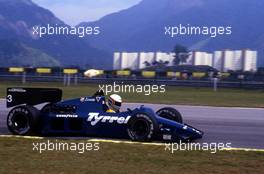 Martin Brundle (GBR) Tyrrell 012 Ford Cosworth