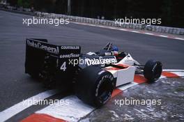 Philippe Streiff (FRA) Tyrrell 015 Renault