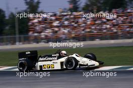 Martin Brundle (GBR) Tyrrell 015 Renault