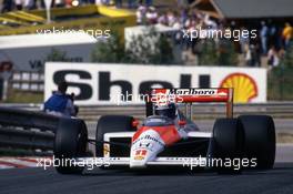 Alain Prost (FRA) McLaren MP4/4 Honda 2nd position