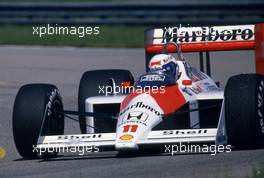 Alain Prost (FRA) McLaren MP4/4 Honda 1st position