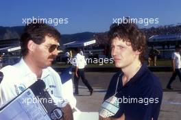 Stefano Modena (ITA) Brabham talks with Sergio Rinland