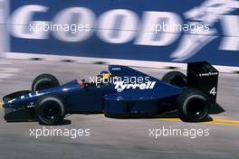 Michele Alboreto (ITA) Tyrrell 018 Ford Cosworth