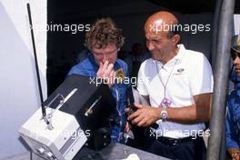 Jonathan Palmer (GBR) Tyrrell talks with Brian Hart