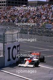 Alain Prost (FRA) McLaren MP4/5 Honda 1st position