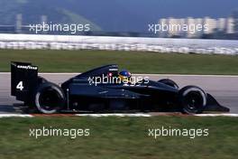 Michele Alboreto (ITA) Tyrrell 017B Ford Cosworth