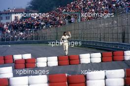 Riccardo Patrese (ITA) Williams walking to pits