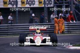 Ayrton Senna da Silva (BRA) McLaren MP4/5B Honda at Variante Bassa