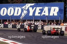 Gerhard Berger (AUT) McLaren MP4/5B Honda 3rd position leads Alain Prost (FRA) Ferrari 641 2nd position
