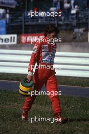 Ayrton Senna da Silva (BRA) McLaren return to box after crash with Alain Prost (FRA) Ferrari