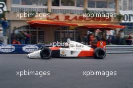 Gerhard Berger (AUT) McLaren MP4/6 Honda