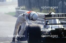 Stefano Modena (ITA) Tyrrell 020 Honda push the car during the race