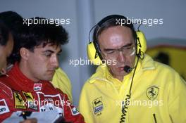 Jean Alesi (FRA) Ferrari talks with Claudio Lombardi