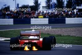 Gerhard Berger (AUT) McLaren MP4/7A Honda spin