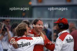 Gerhard Berger (AUT) McLaren 1st position celebrate victory with Jo Ramirez (MEX)