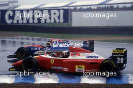 Gerhard Berger (AUT) Ferrari F93A  battles with Thierry Boutsen (BEL) Jordan 193 Hart