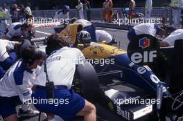 Damon Hill (GBR) Williams FW15C Renault 1st position during a pit stop