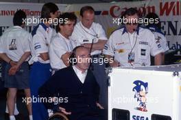Alain Prost (FRA),Christian Contzen (FRA) Renault, Patrick Head (GBR) and Frank Williams (GBR)