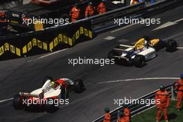 Alain Prost (FRA) Williams FW15C Renault leads Ayrton Senna da Silva (BRA) McLaren MP4/8 Ford Cosworth 1st position